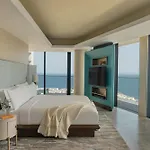 מלון Me By Melia Malta 5*