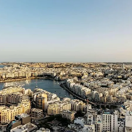 Me Malta فندق *